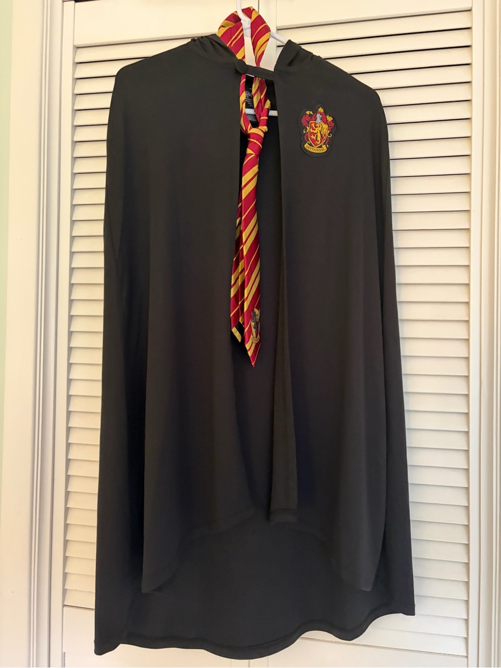 🪄 Kids Harry Potter Cloak with Gryffindor Crest and Tie